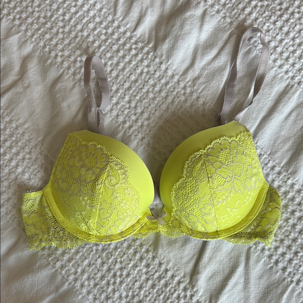 VS Bright Push-Up Bra 32B